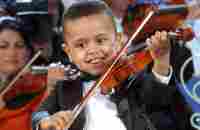 André Rieu & 3 year old Akim Camara - YouTube