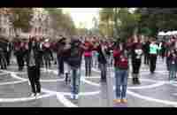 Танец на улицах Баку (классно танцуют) | MADAGASCAR Flashmob - YouTube
