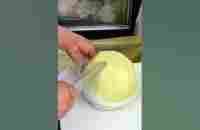 일정하게 멜론 자르는 과일가게 이모 #shorts - Melon Cutting Master / Korean Street Food - YouTube