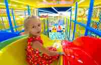 ВЛОГ Развлекательный центр с игрушками - Видео для детей | Папа Шон Кидс - YouTube